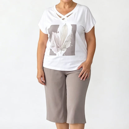 🎉 LIMITED TIME 50% OFF! 🌸 Women's Casual Two-Piece Set – V-Neck Tee & Cropped Trousers – Relaxed Fit & Premium Skin-Friendly Fabric 👚👖✨